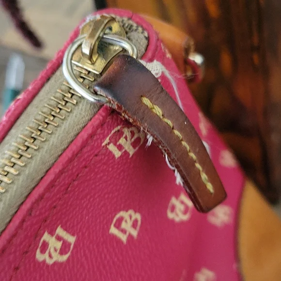 Dooney & Bourke logo bag - Picture 7 of 16